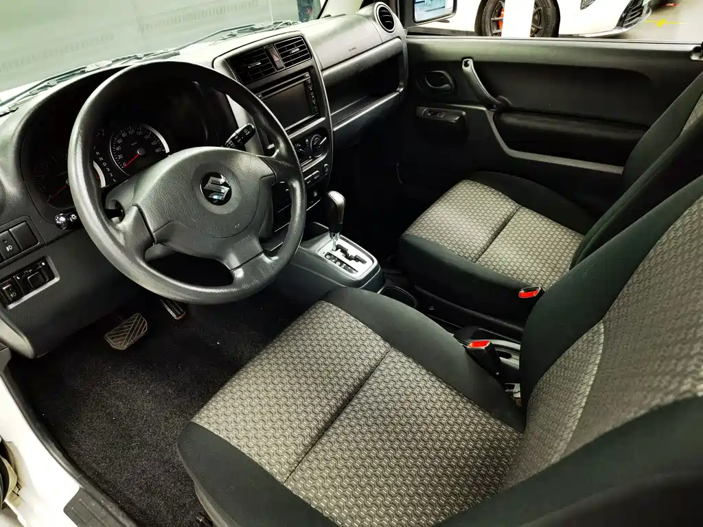 Suzuki Jimny — миниатюра 15