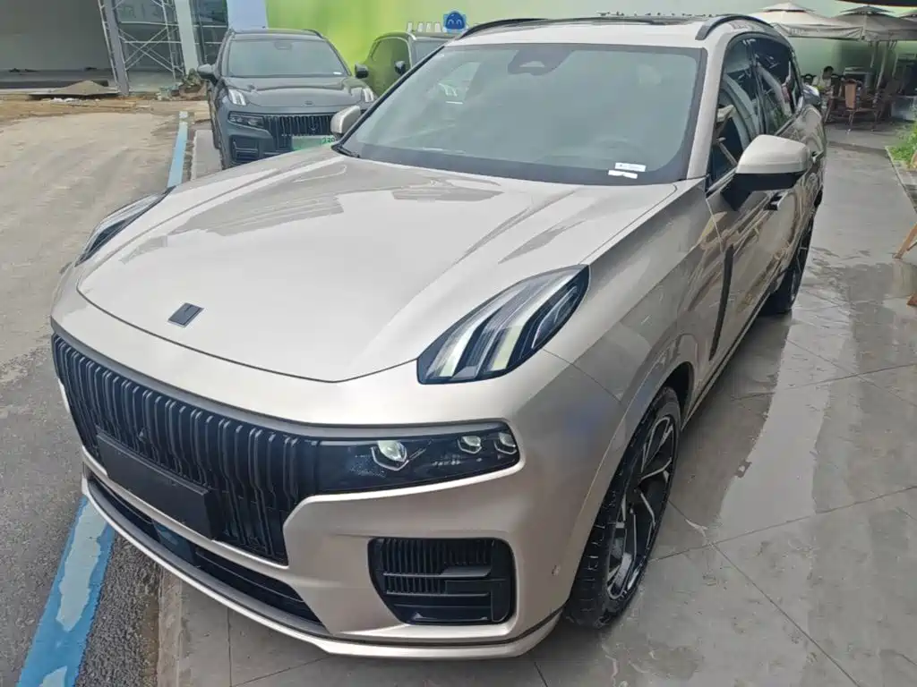 Lynk & Co 09