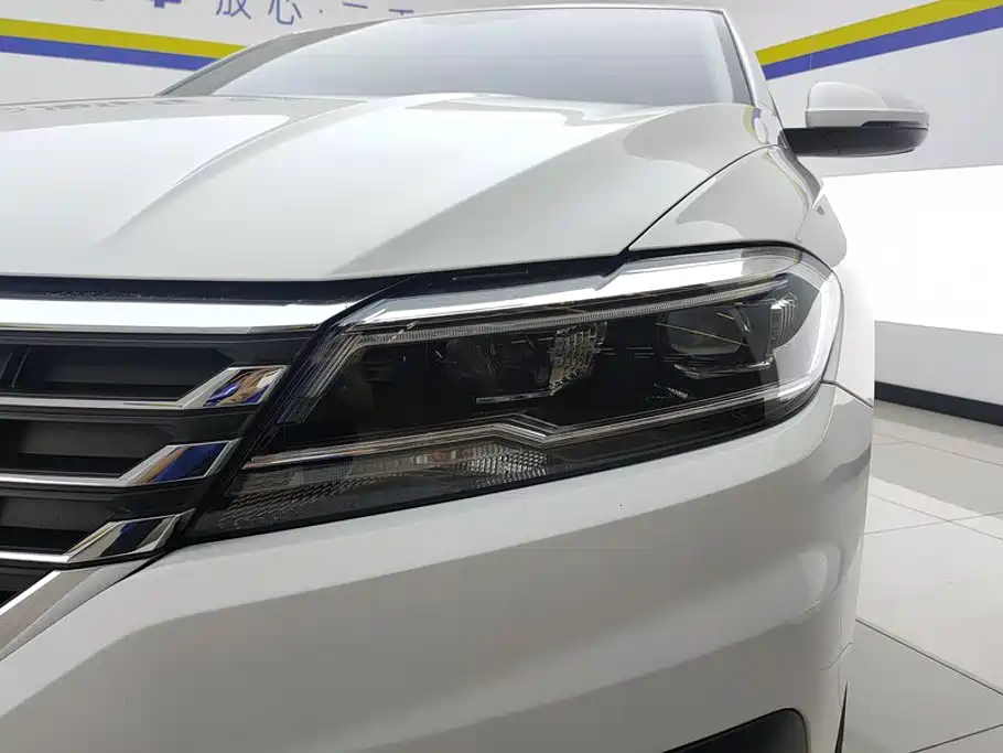 Volkswagen Lavida — миниатюра 5