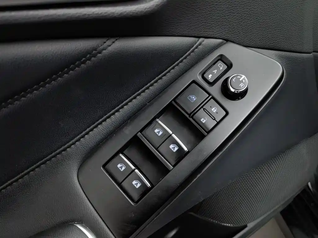 Toyota Avalon — миниатюра 9