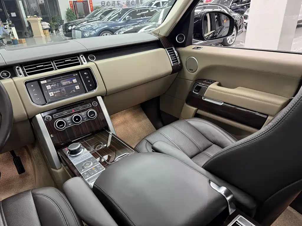 Land Rover Range Rover — миниатюра 17