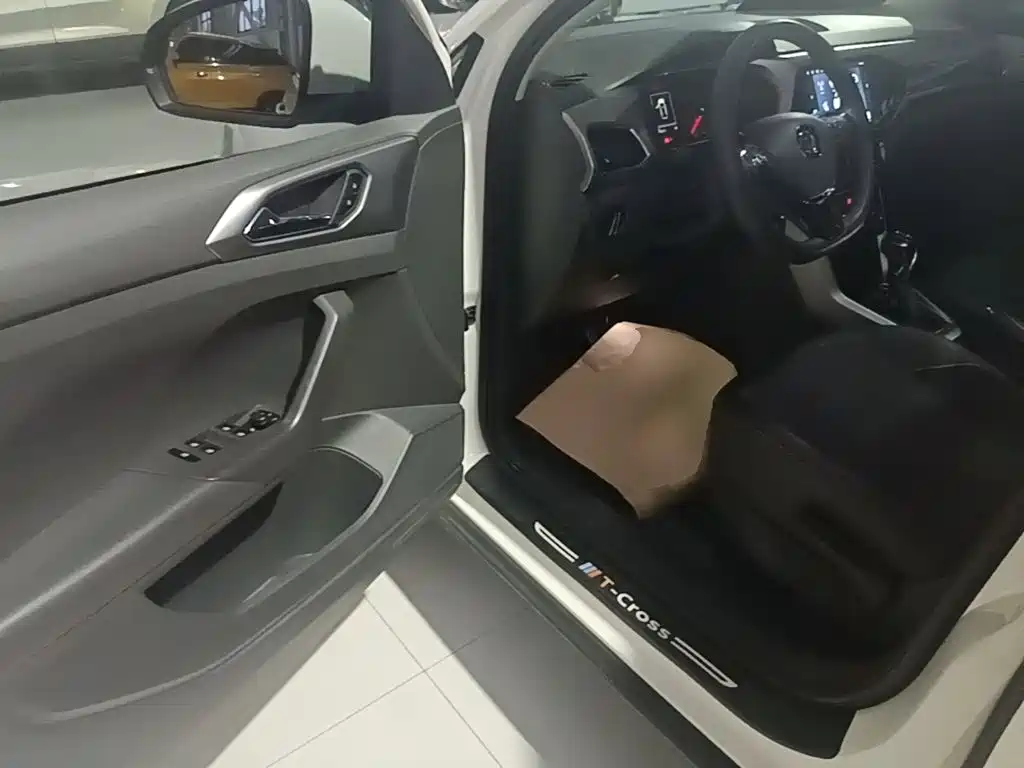 Volkswagen T-Cross — миниатюра 16
