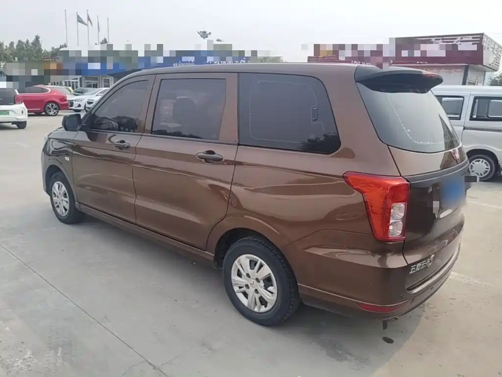 Wuling Hongguang — миниатюра 5