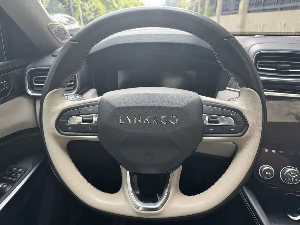 Lynk & Co 02 — миниатюра 13