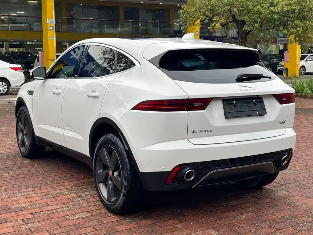 JAGUAR E PACE