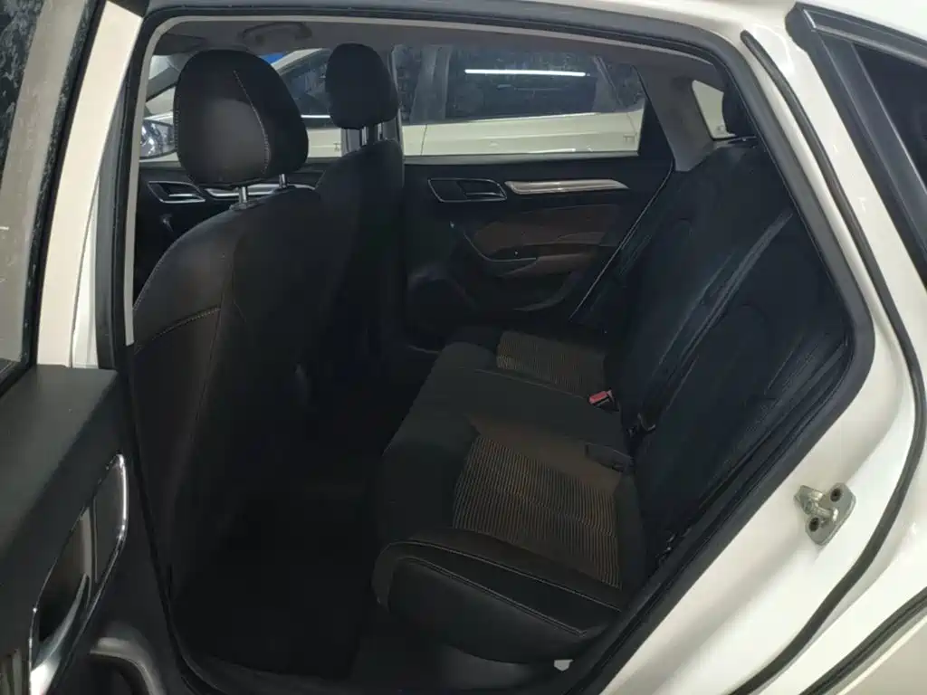 Roewe i6 Classic — миниатюра 17