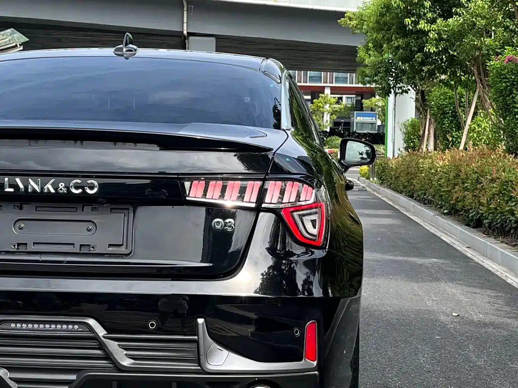 Lynk & Co 03 — миниатюра 6
