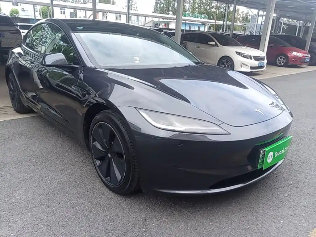 Tesla Model 3 — миниатюра 4