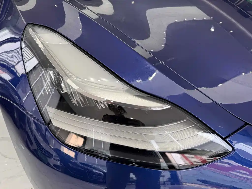 Tesla Model 3 — миниатюра 18