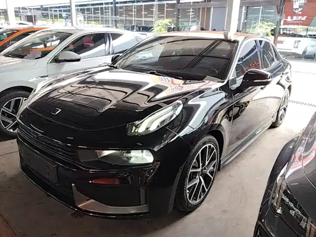 2021 Lynk & Co 03