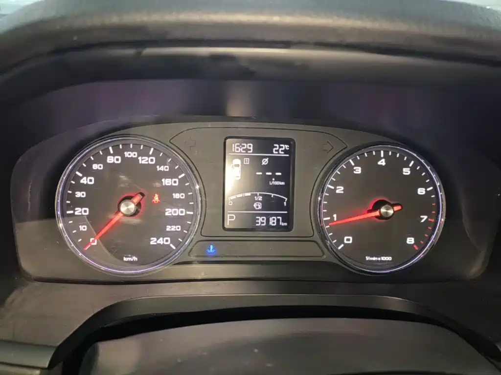 Roewe i6 Classic — миниатюра 12
