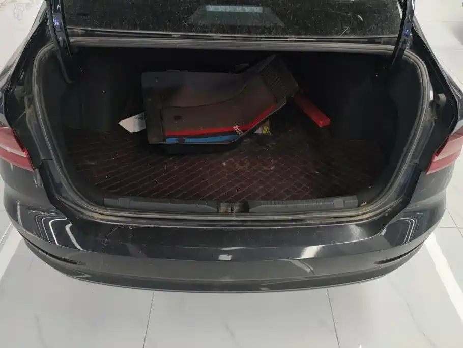 Volkswagen Lavida — миниатюра 4