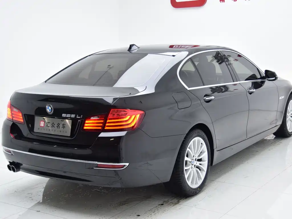 BMW 5 Series — миниатюра 22