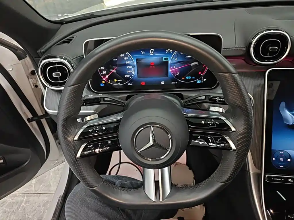 Mercedes-Benz C-Class — миниатюра 11