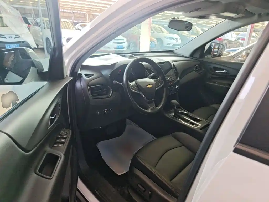 Chevrolet Equinox — миниатюра 16