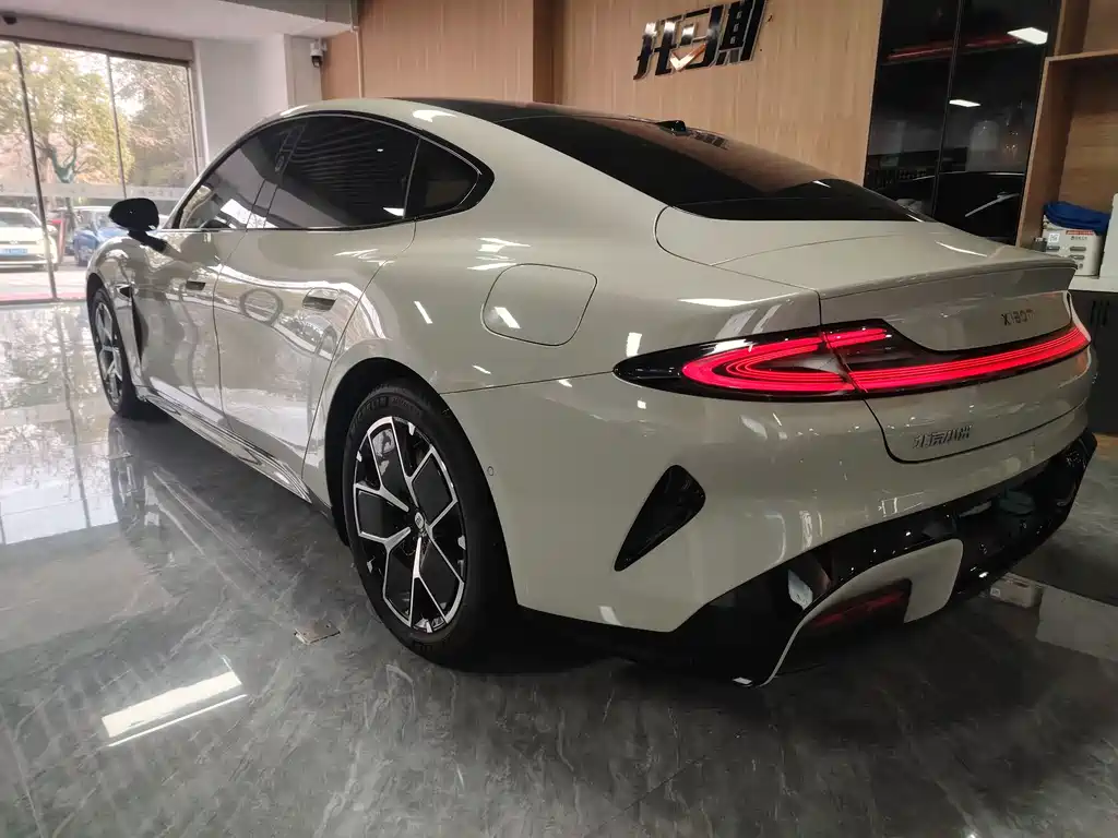 XIAOMI CAR XIAOMI SU7