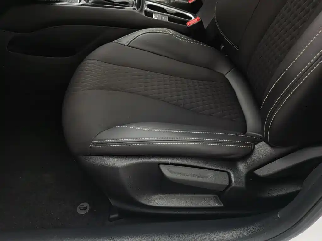 Roewe i5 — миниатюра 20