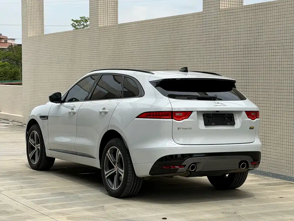 Jaguar F-PACE — миниатюра 7