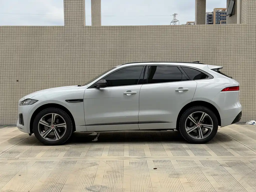 Jaguar F-PACE — миниатюра 8