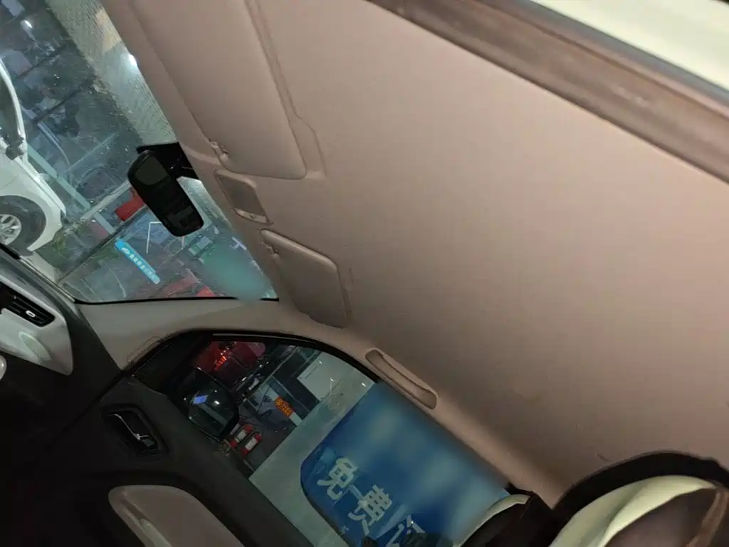 Wuling MINIEV — миниатюра 18