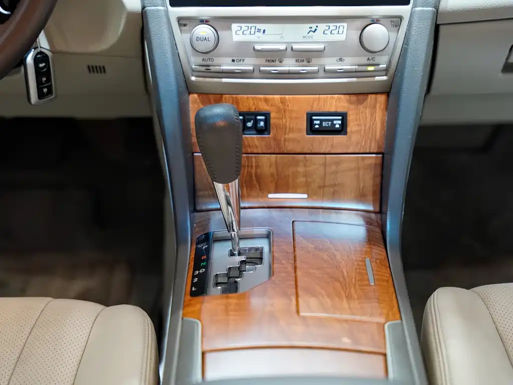Toyota Camry — миниатюра 18