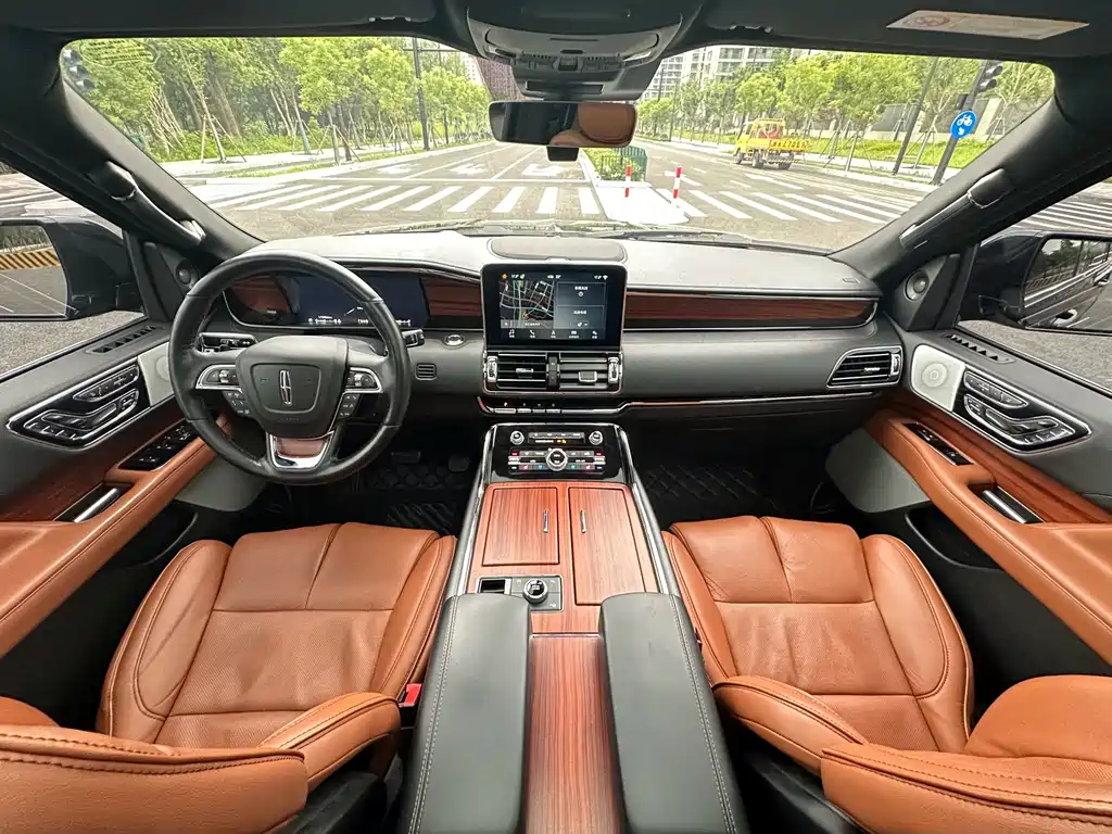 Lincoln Navigator — миниатюра 11
