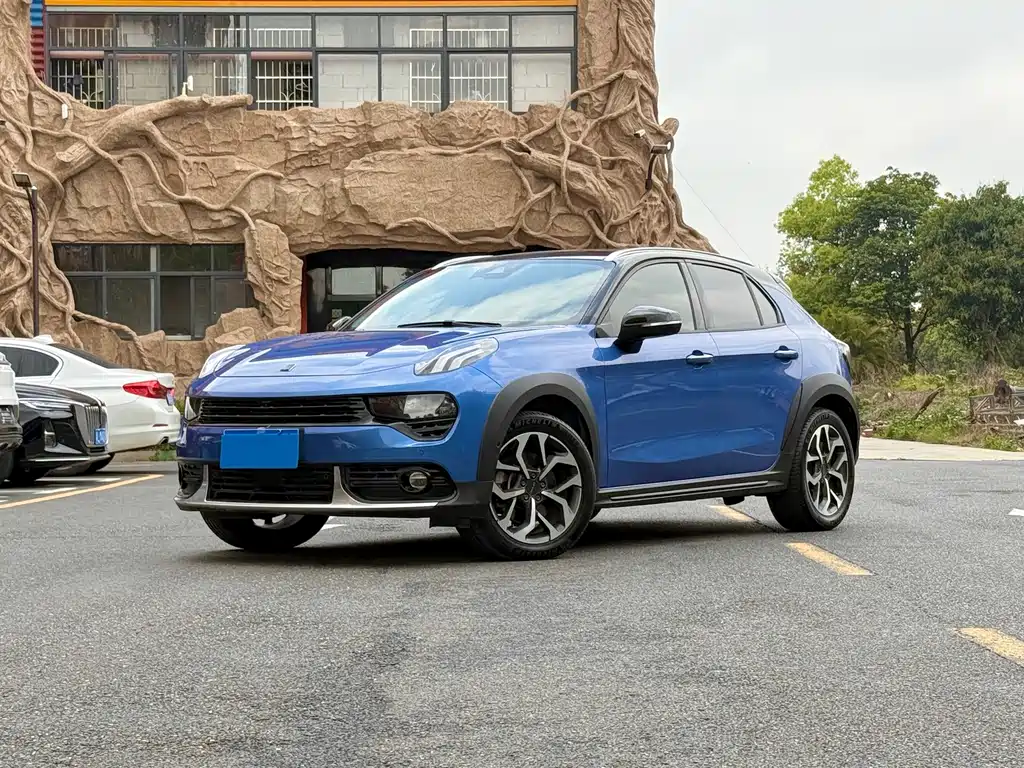 Lynk & Co 02