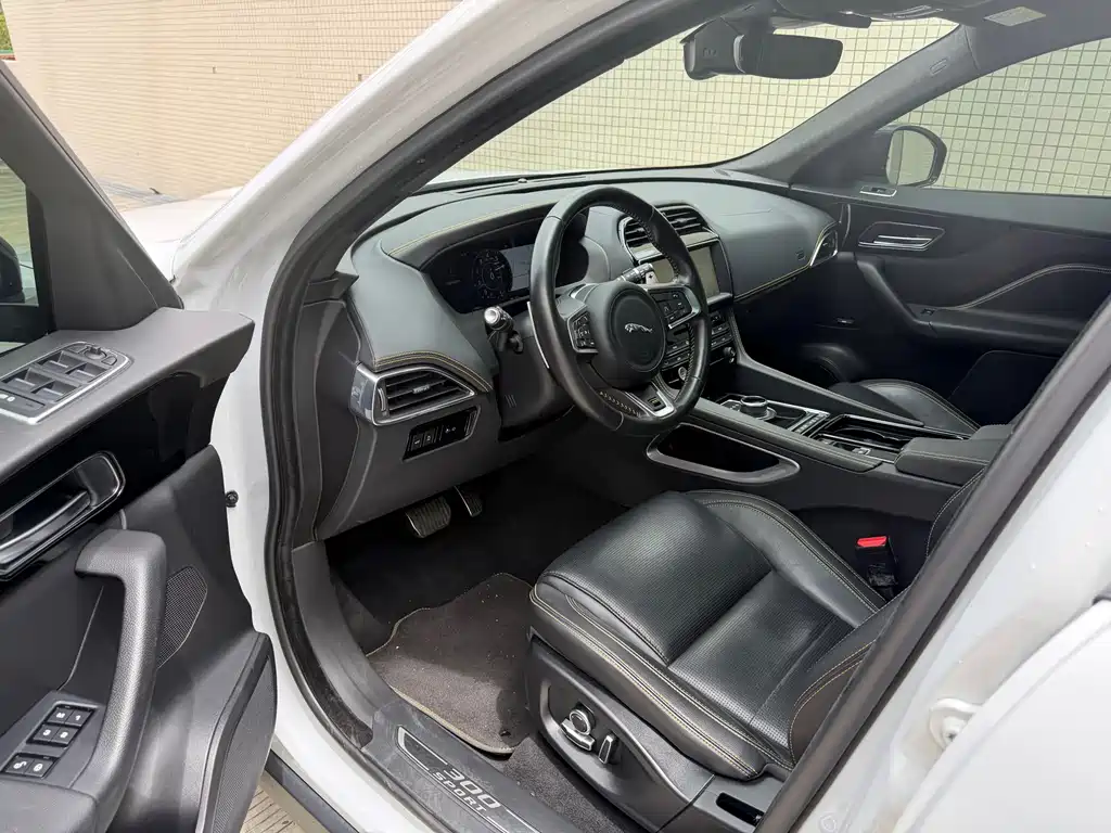 Jaguar F-PACE — миниатюра 11