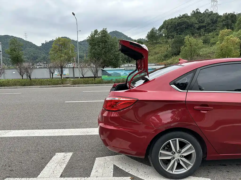 Changan Eado — миниатюра 9