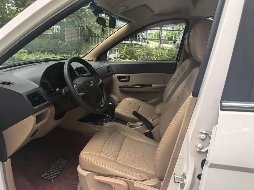 Wuling Hongguang — миниатюра 8