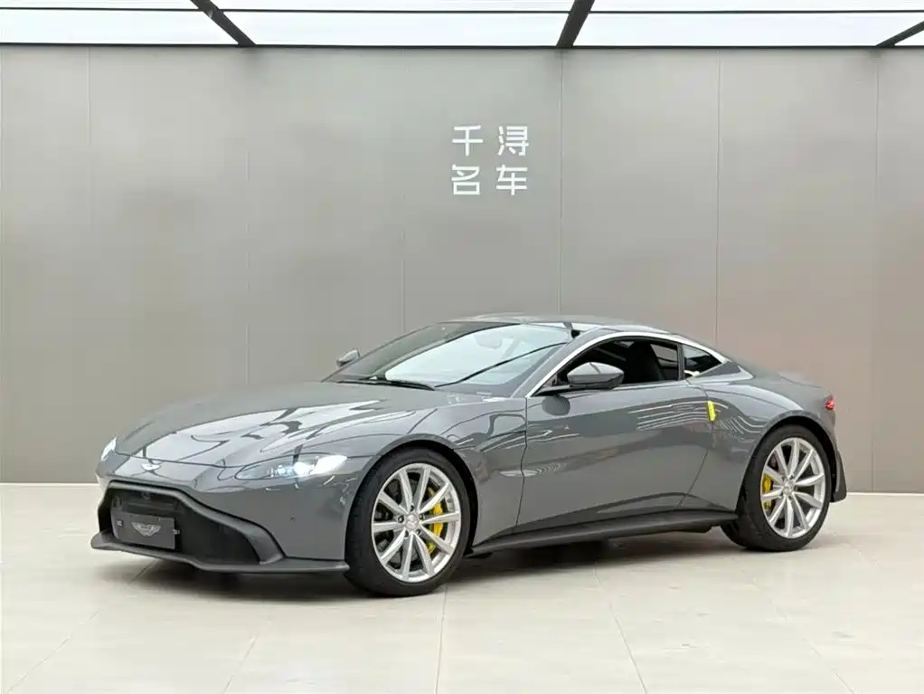 Купить Aston Martin V8 Vantage