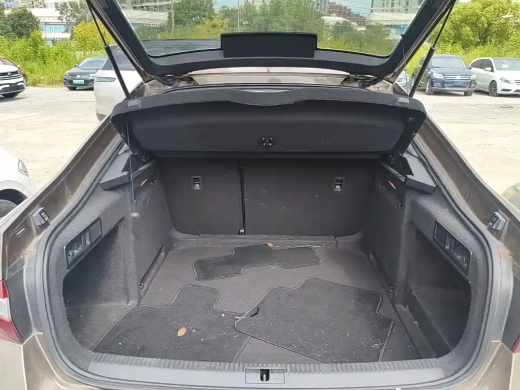 Skoda Superb — миниатюра 19