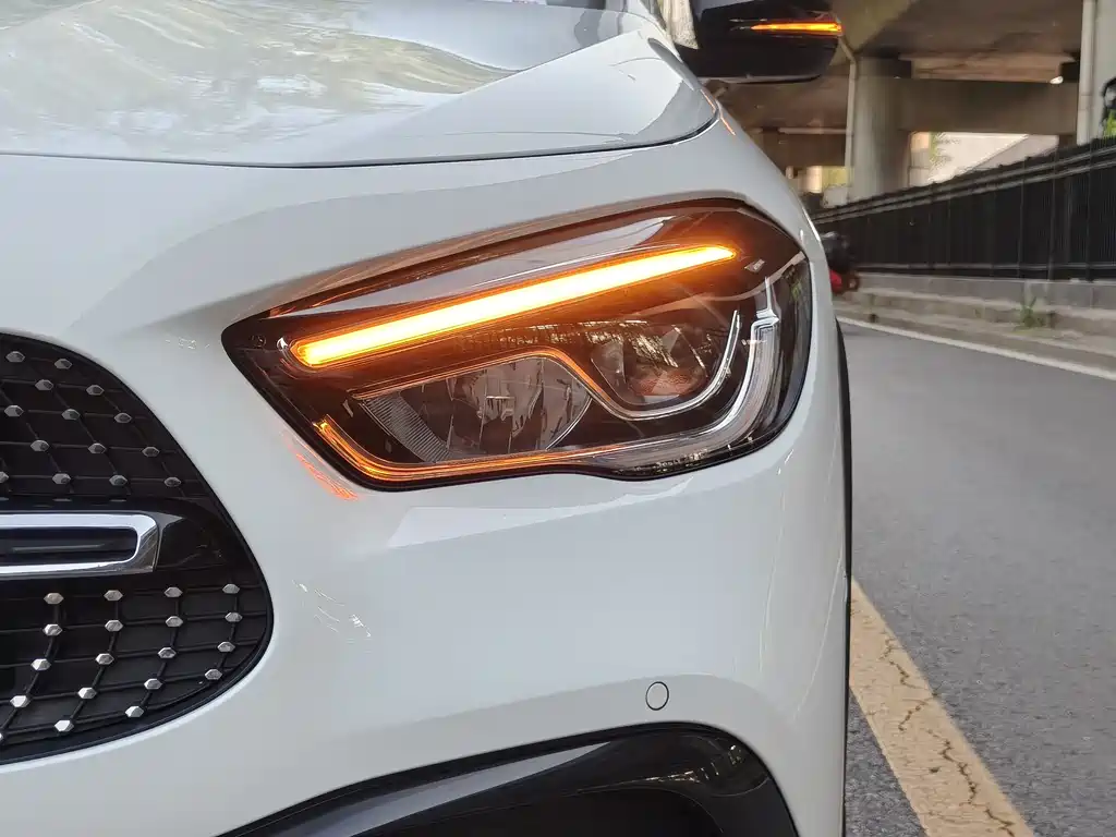 Mercedes-Benz GLA 2020 GLA 200 4MATIC