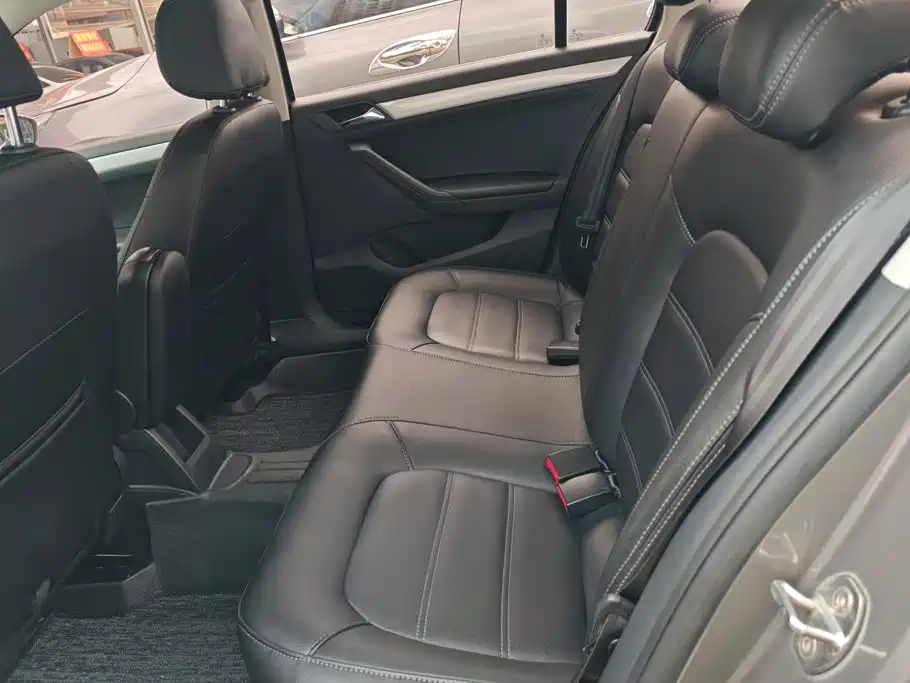 Volkswagen Jetta — миниатюра 11
