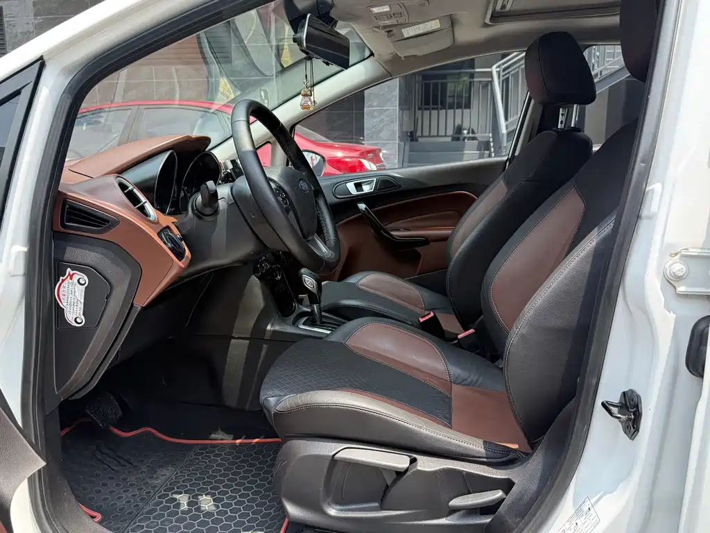 Ford Fiesta — миниатюра 7