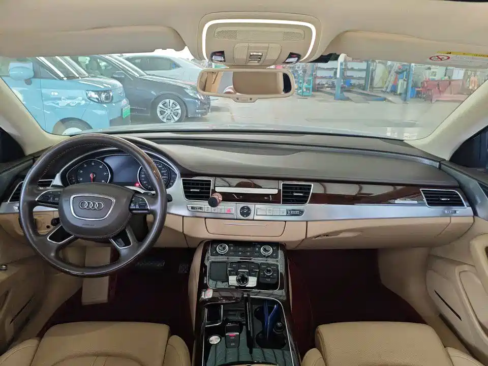 Audi A8 — миниатюра 7