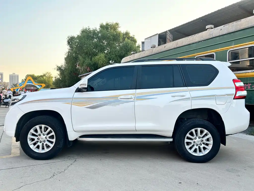 Toyota Prado — миниатюра 5