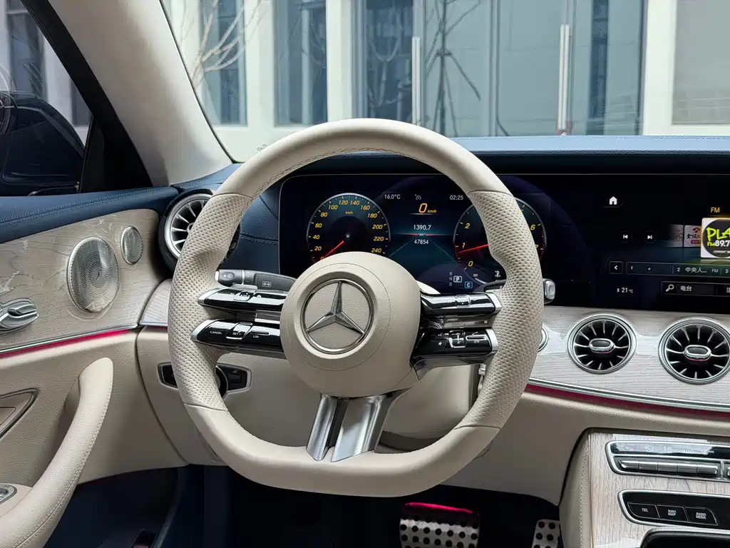 MERCEDES-BENZ E CLASS