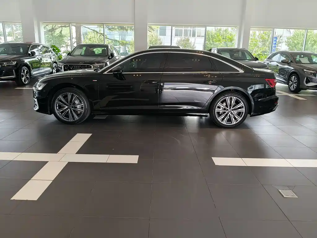 Audi A6L 2025 55 TFSI quattro Premium