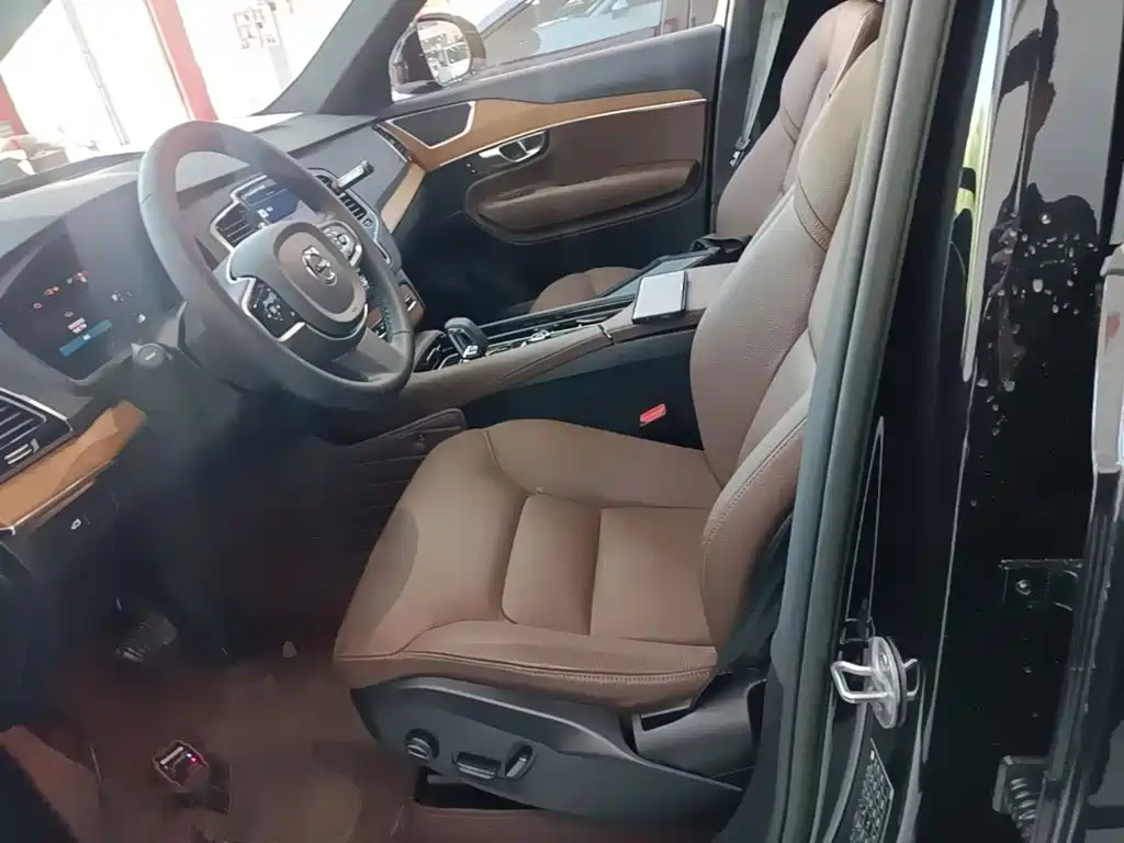 Volvo XC90 — миниатюра 15
