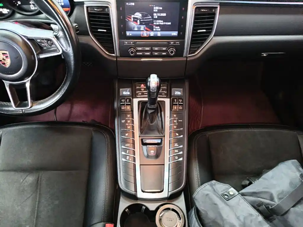 Porsche Macan — миниатюра 13