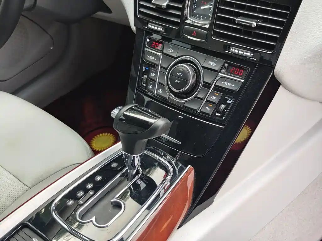 Hongqi Hongqi H7 — миниатюра 21
