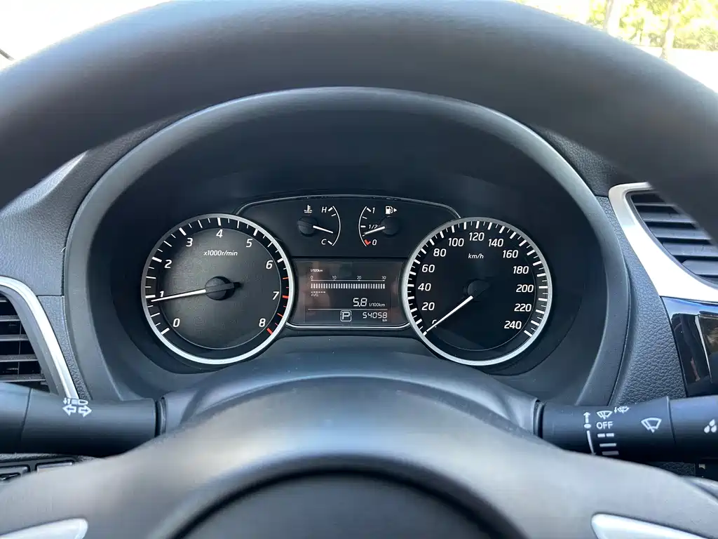 Nissan Sylphy — миниатюра 8