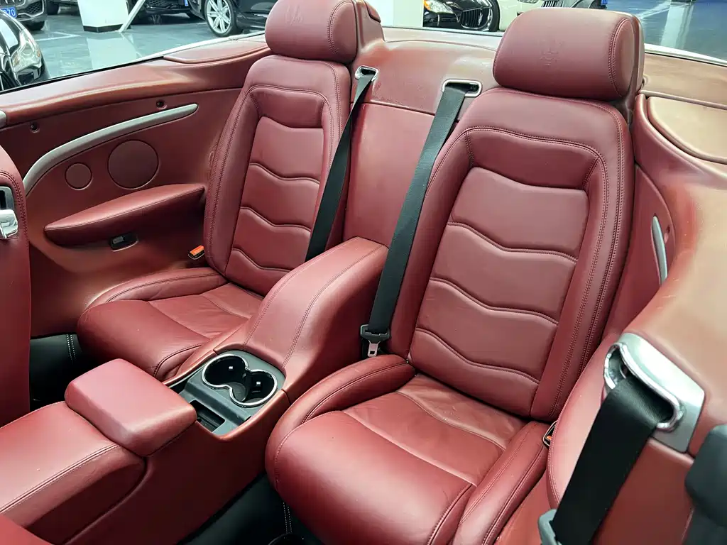 Maserati GranCabrio — миниатюра 5
