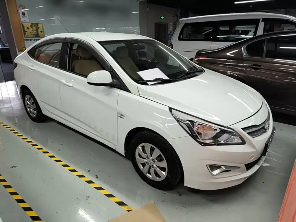Hyundai Verna — миниатюра 4