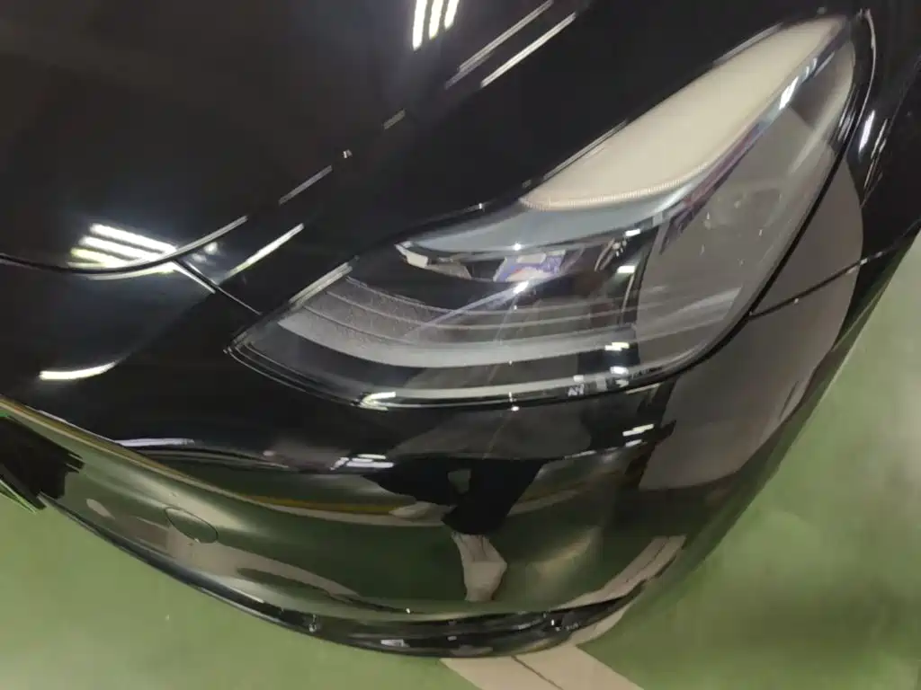 Tesla Model Y — миниатюра 24