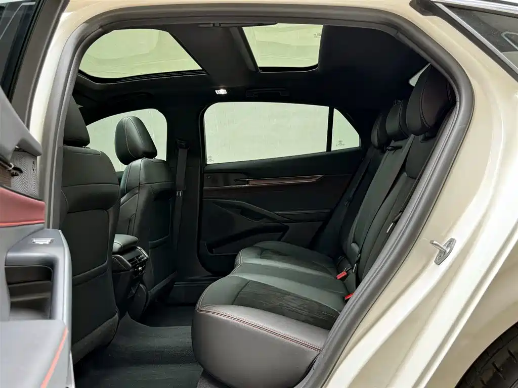 Ford Mondeo 2025 2.0T EcoBoost