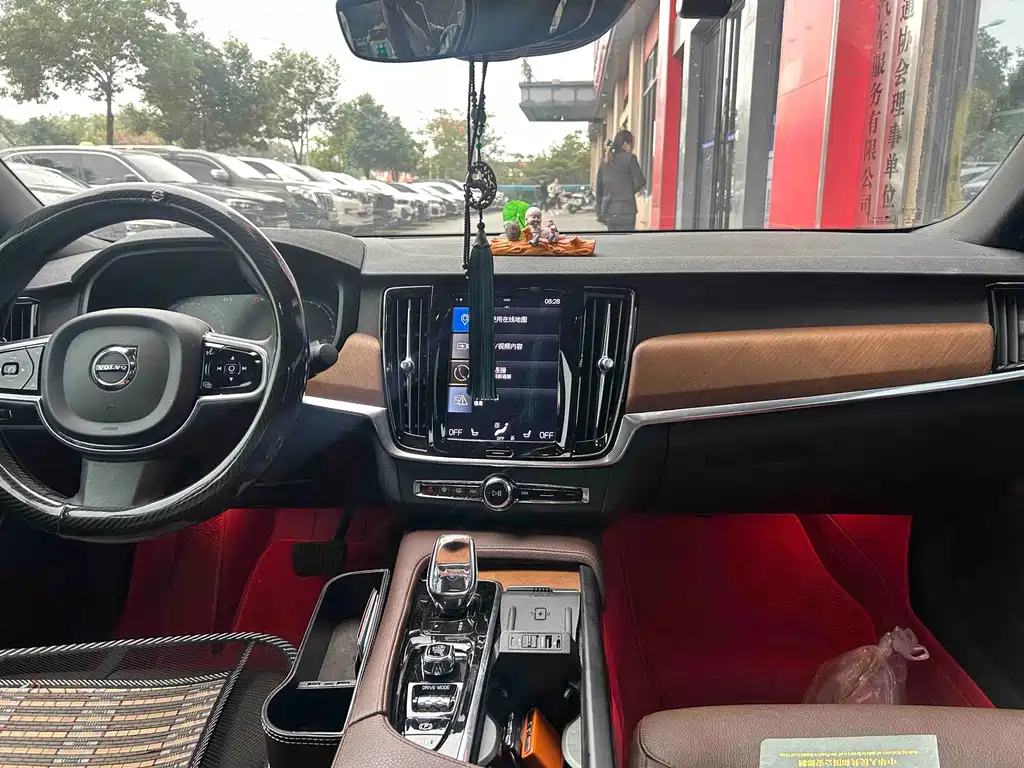 Volvo S90 — миниатюра 9