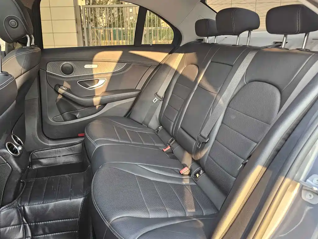 Mercedes-Benz C-Class — миниатюра 13