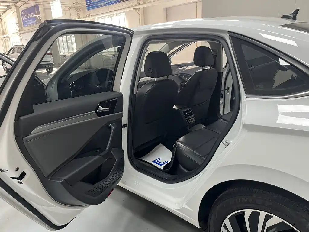Volkswagen Sagitar — миниатюра 12